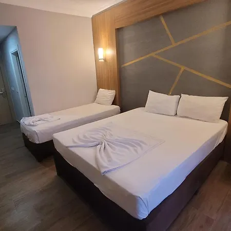 Hotel Dionisus *